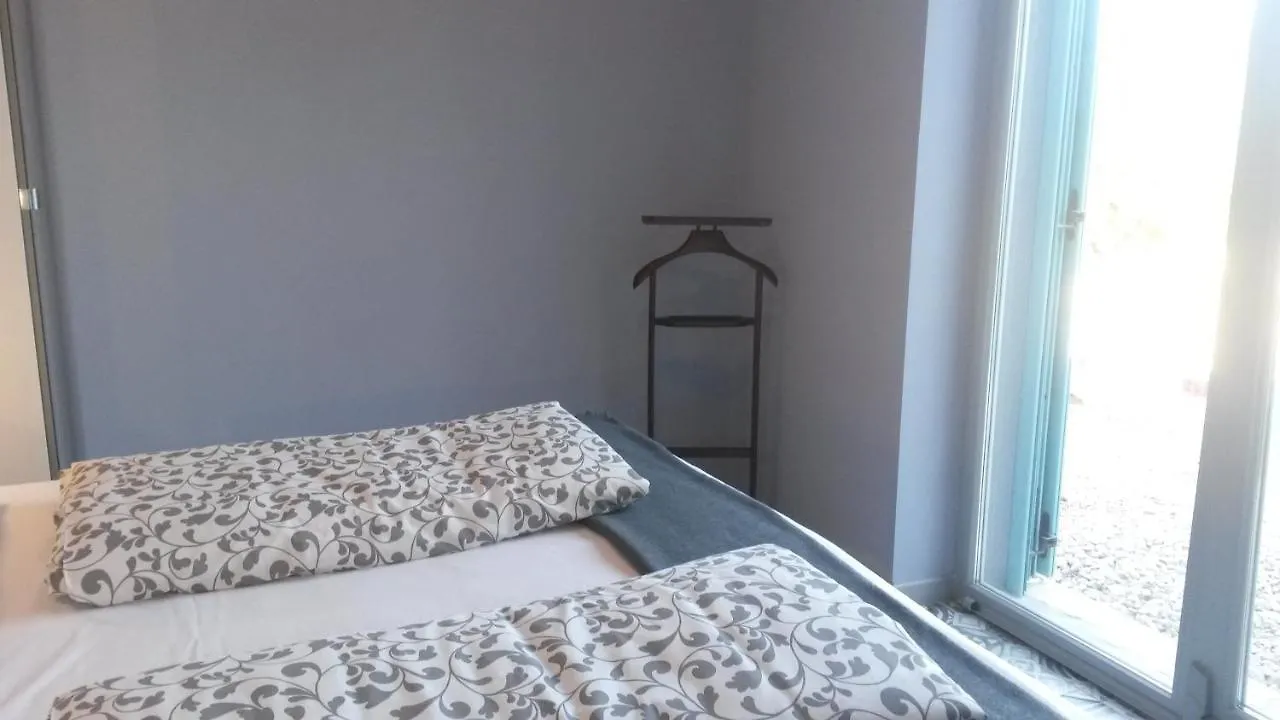 Home Lotus Flower Labin  Apartment
